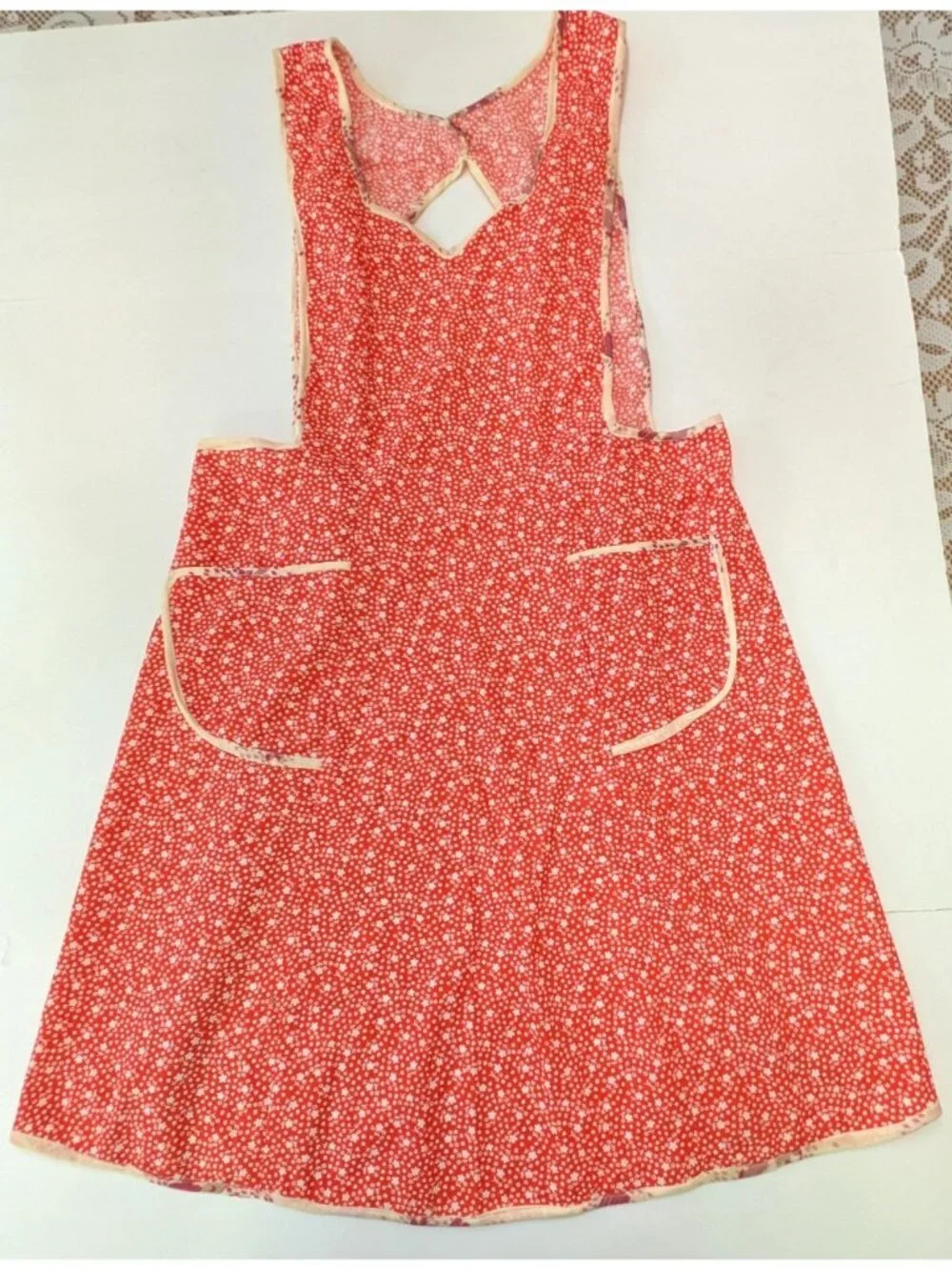 Vintage Handmade Full Apron Red Calico Floral Print 2 Pockets Tieback Grannycore
